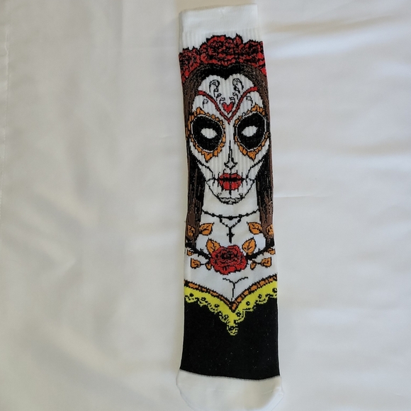 HALLOWEEN--DAY OF THE DEATH--NICE CREW SOCKS SET OF 3 PAIRS (NWOT) - Picture 2 of 4